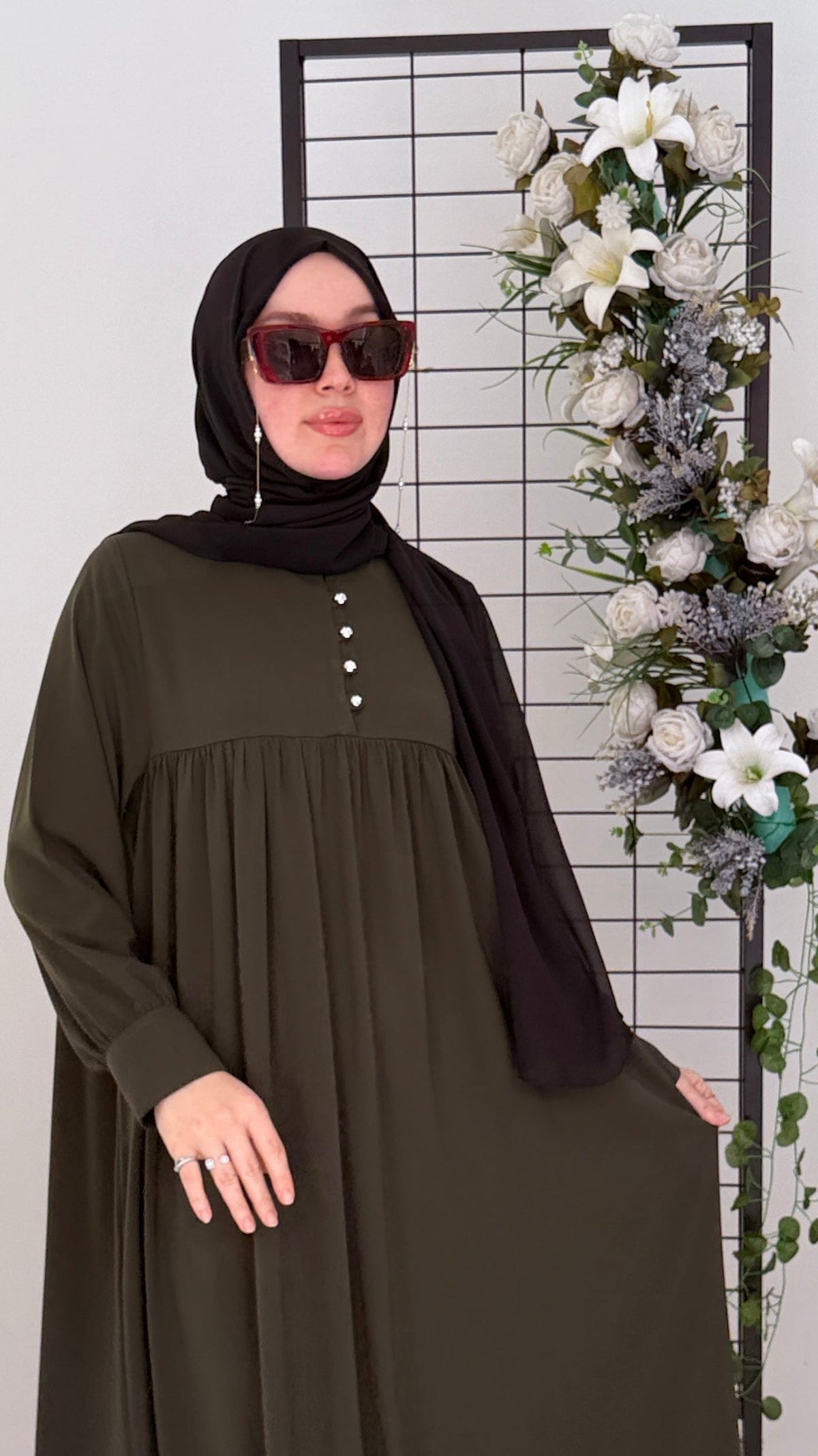 Hüma Model Medine İpeği Düğme Detaylı Tesettür Elbise