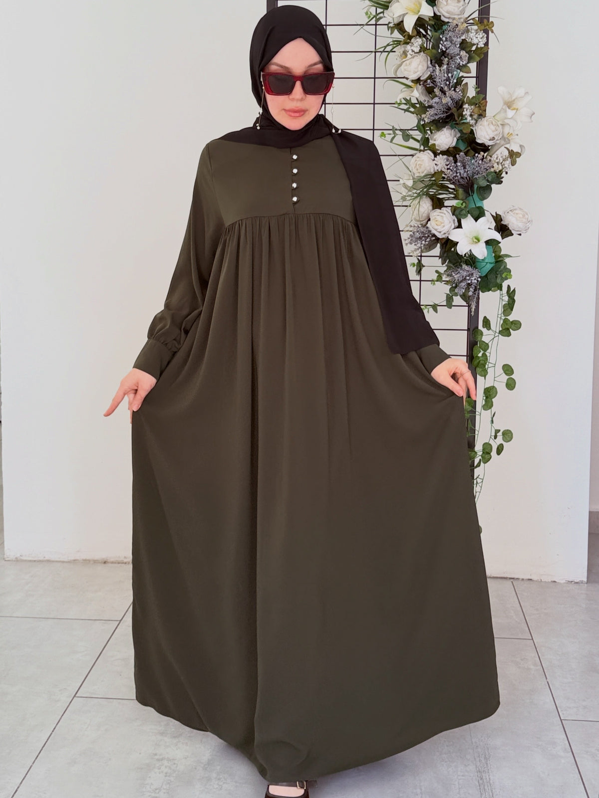 Hüma Model Medine İpeği Düğme Detaylı Tesettür Elbise