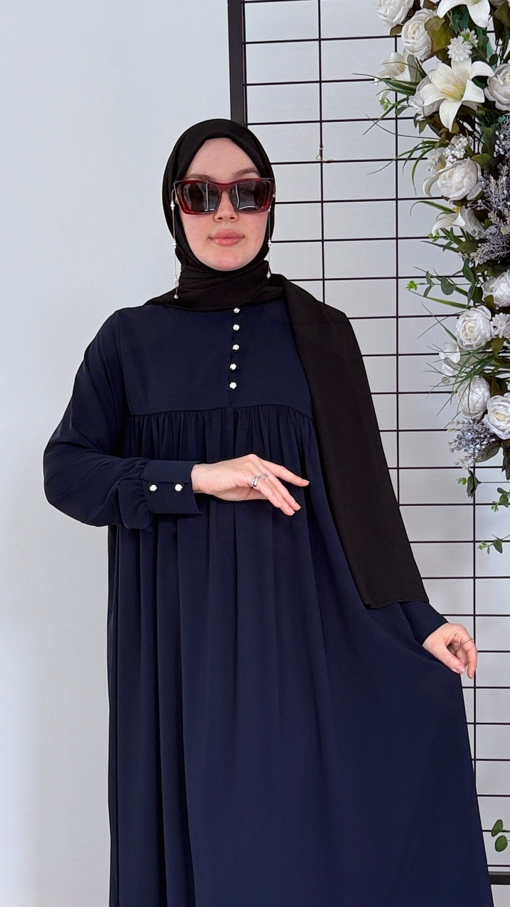 Hüma Model Medine İpeği Düğme Detaylı Tesettür Elbise
