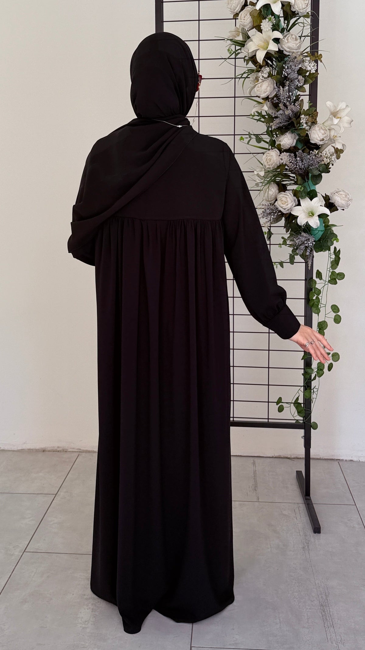 Hüma Model Medine İpeği Düğme Detaylı Tesettür Elbise