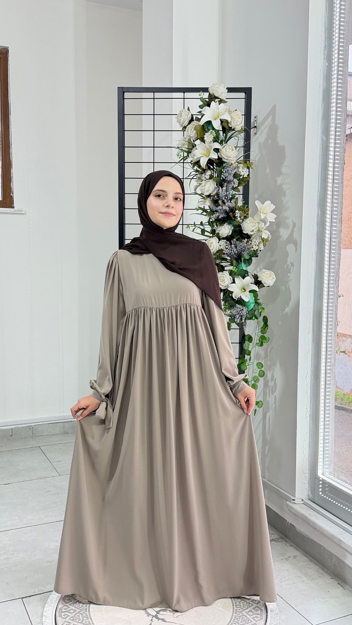 Duru Model Medine İpeği Fermuarlı Tesettür Elbise