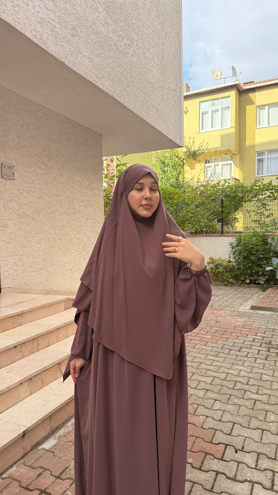 Zühre Model İki Katlı Sufle ve Nikap Peçeli Mısır Medine İpeği Tesettür Set