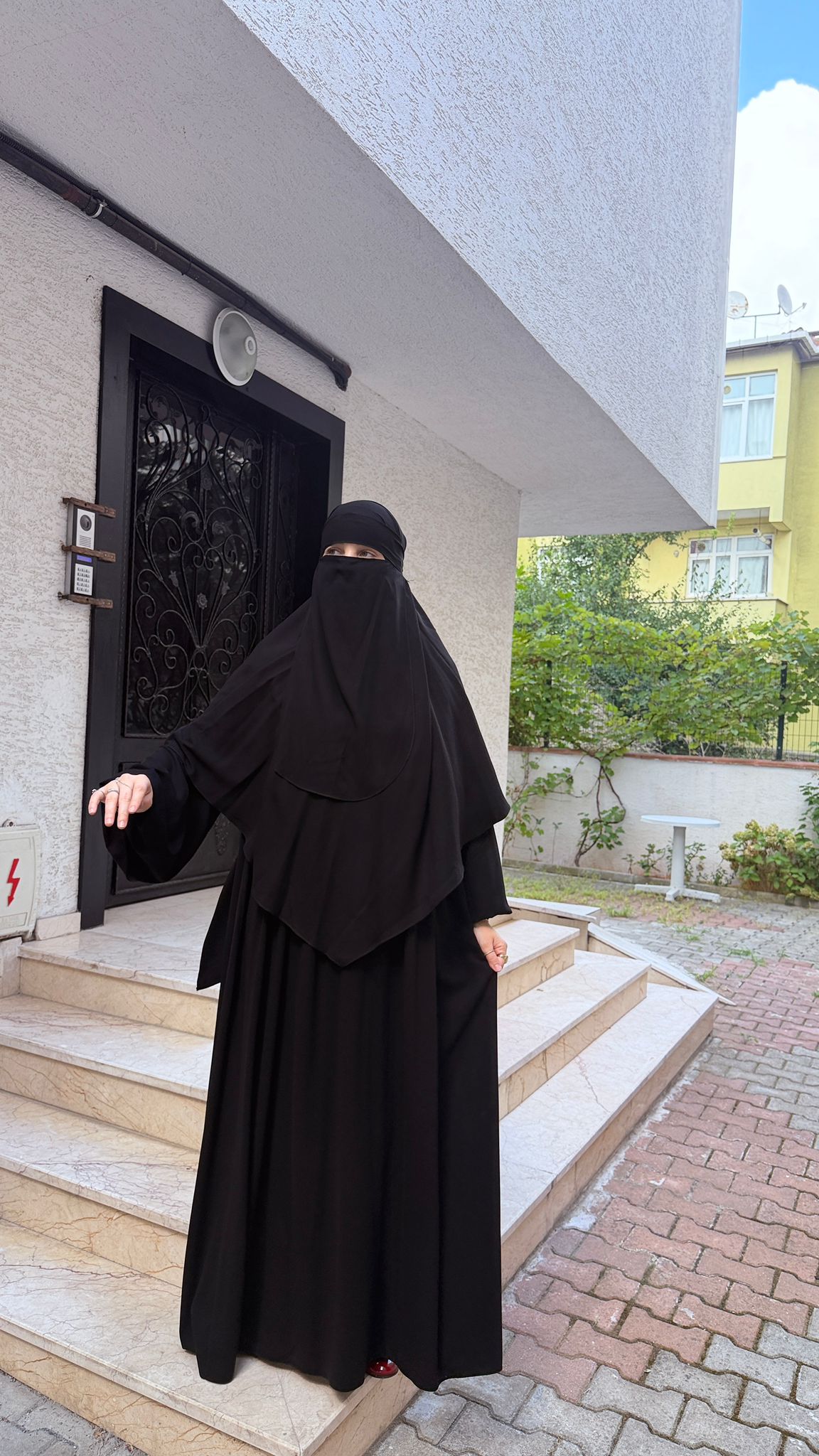 Zühre Model İki Katlı Sufle ve Nikap Peçeli Mısır Medine İpeği Tesettür Set